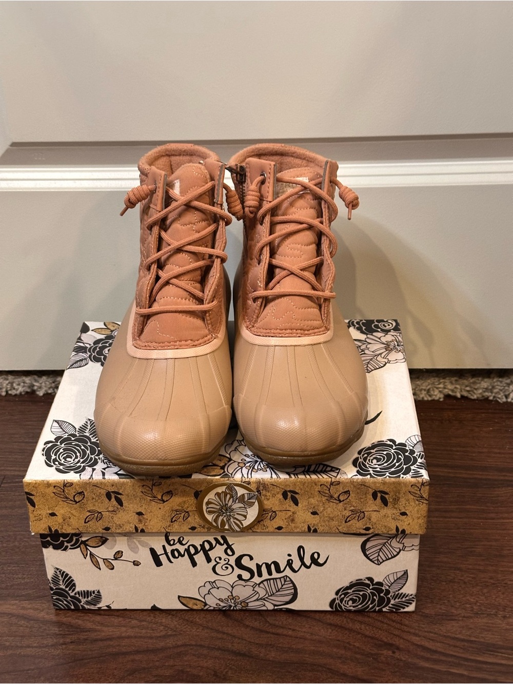 Sperry Saltwater Pink and Tan Quilted Duck Boots Women’s Size 8
